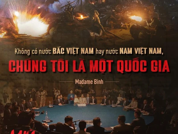 Starlight Cinema- Máu đỏ