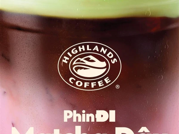 Highlands Coffee- Phindi matcha dâu & dừa môn