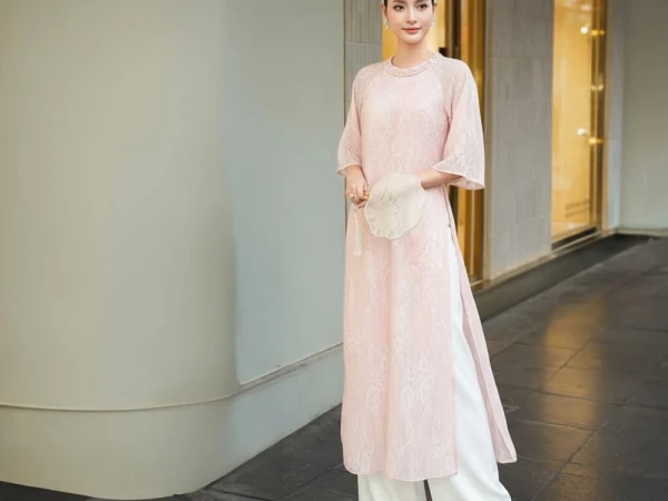 RẠNG RỠ ĐẠI LỄ CÙNG TÀ ÁO DÀI THANH LỊCH