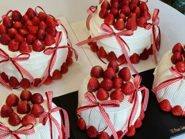Bánh Kem Valentine Dâu Tây – Khởi Đầu Ngọt Ngào Cho Tình Yêu Dịu Dàng