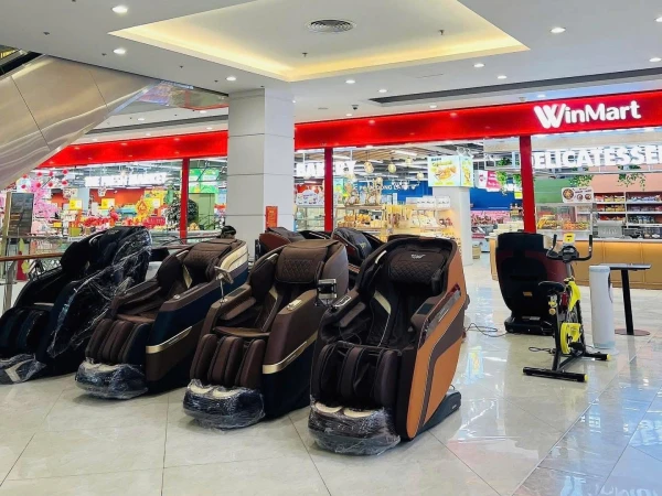 SỐC TẠI VINCOM CẨM PHẢ – XẢ SẠCH GHẾ MASSAGE TRƯNG BÀY