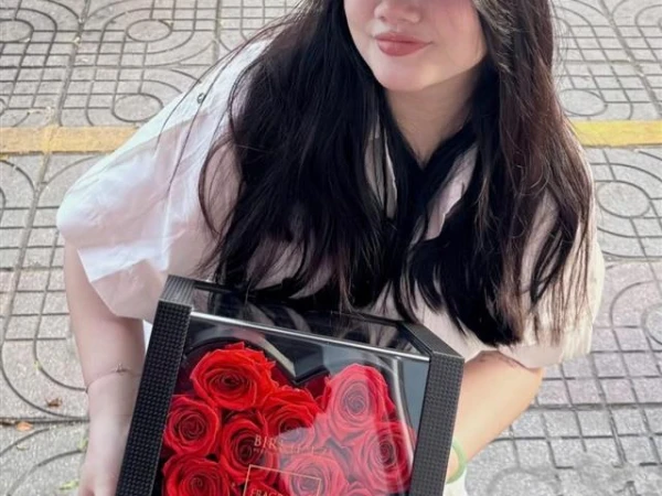 THẾ GIỚI NƯỚC HOA VALENTINE CẬN KỀ – ĐỪNG ĐỂ NÀNG CHỜ, HÃY ĐỂ NÀNG CƯỜI!