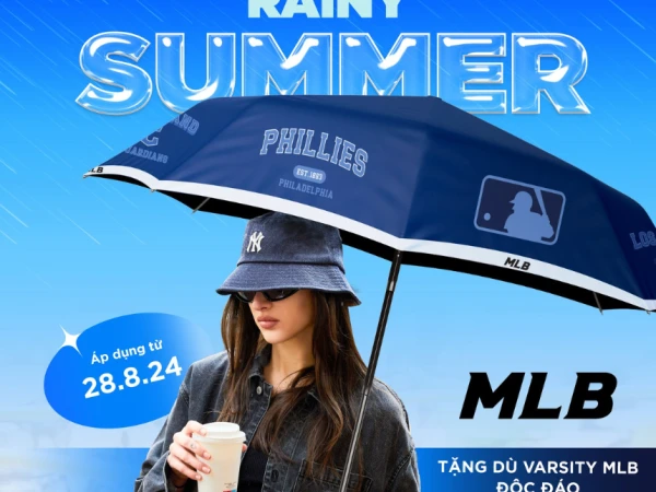 Chương trình 𝐑𝐀𝐈𝐍𝐘 𝐒𝐔𝐌𝐌𝐄𝐑 để nhận ngay Dù Varsity MLB cực cool!