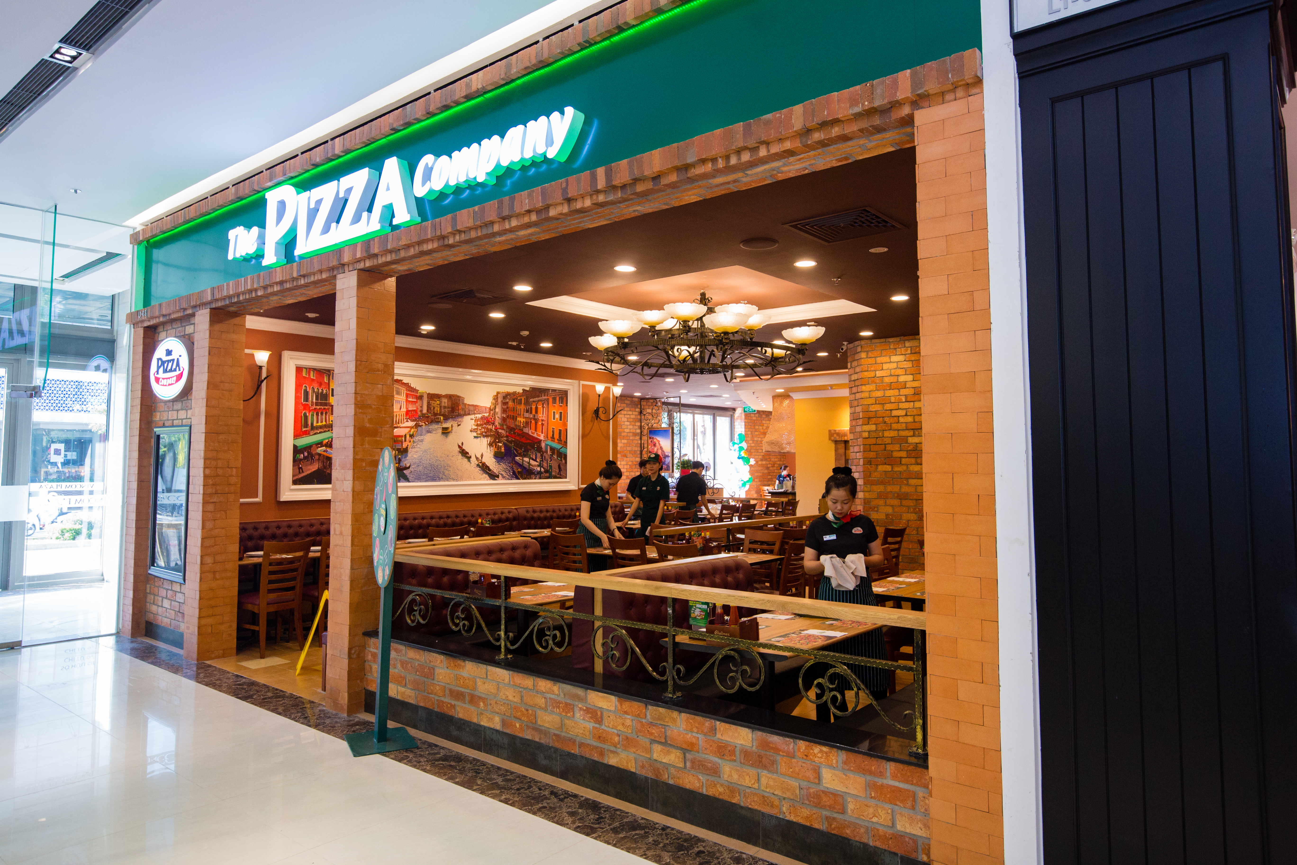 Cửa hàng The Pizza Company có mặt tại Vincom Plaza Huế 