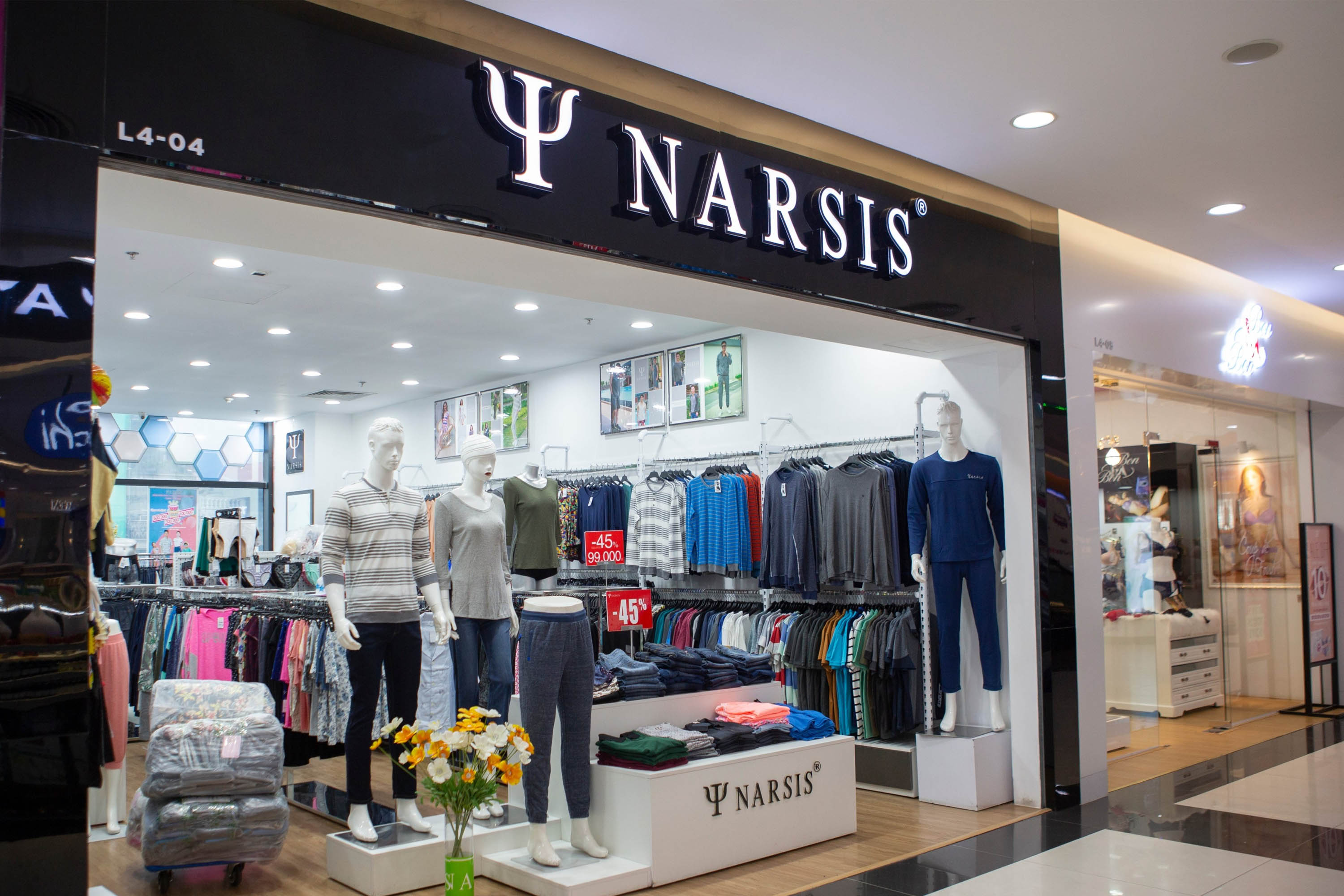 Narsis - Nhãn hàng thời trang nổi tiếng được nhiều người ưa chuộng tại Vincom