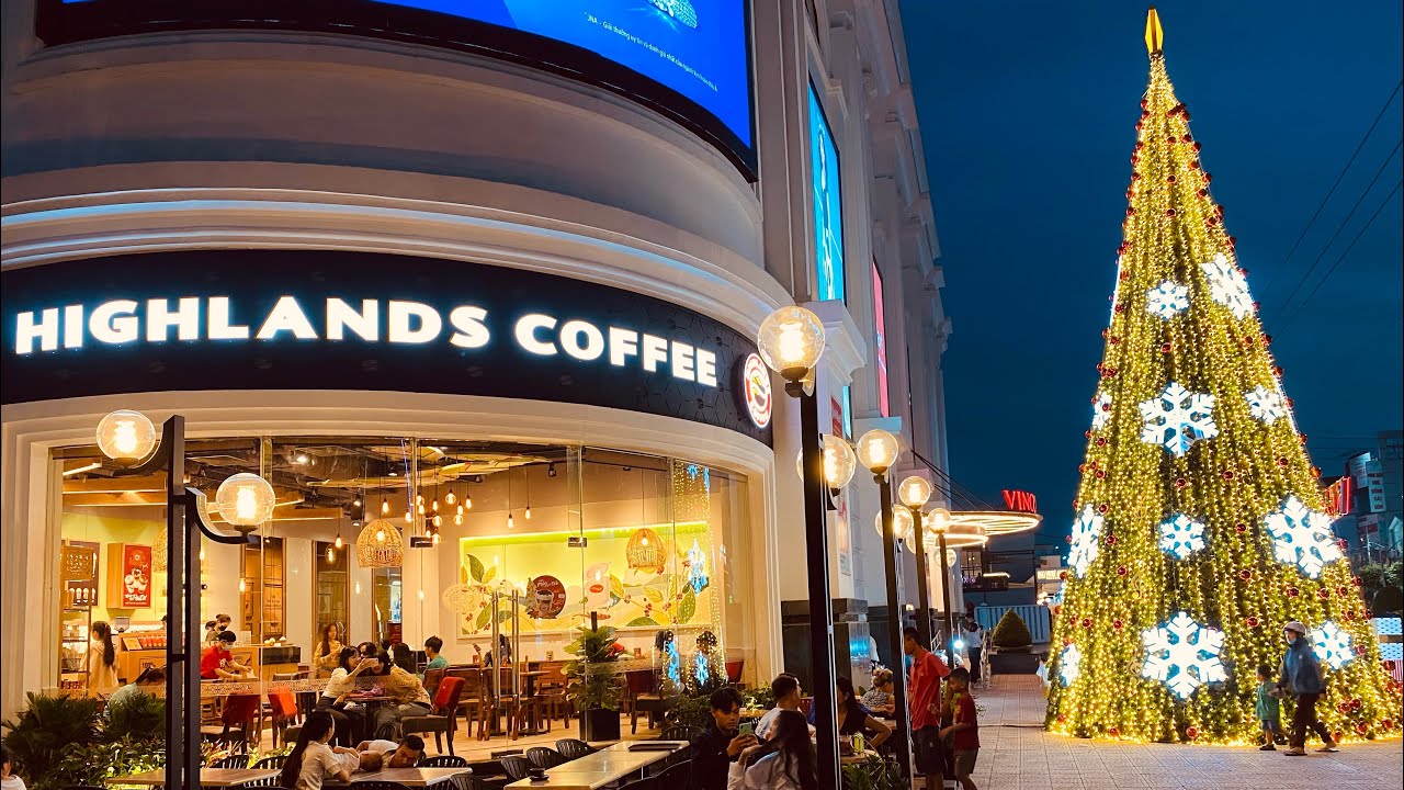 Highlands Coffee tại TTTM Vincom là nơi lý tưởng cho các buổi gặp gỡ
