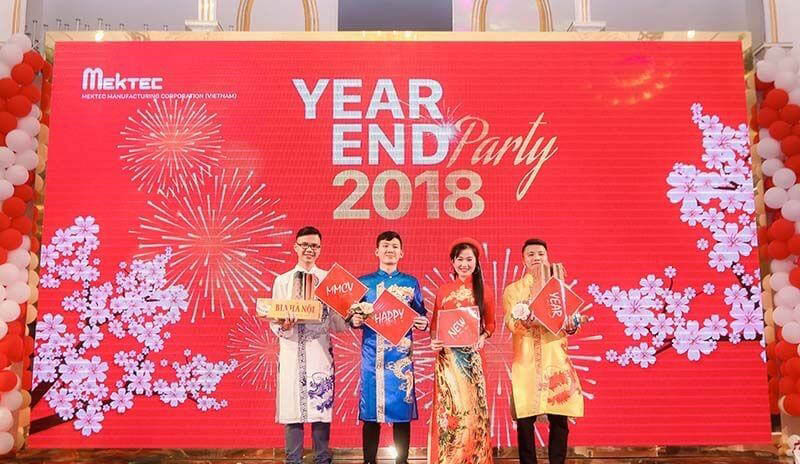 tổ chức tiệc tất niên