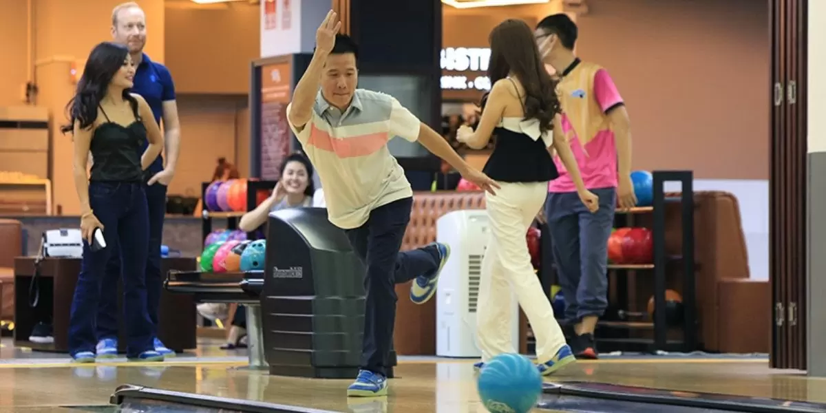 chơi bowling ở deluxe villas in da nang resort