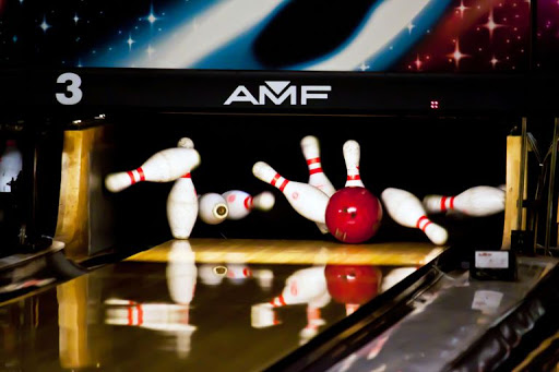 điểm của trò chơi bowling được tính bằng số ki mà bạn ném đổ