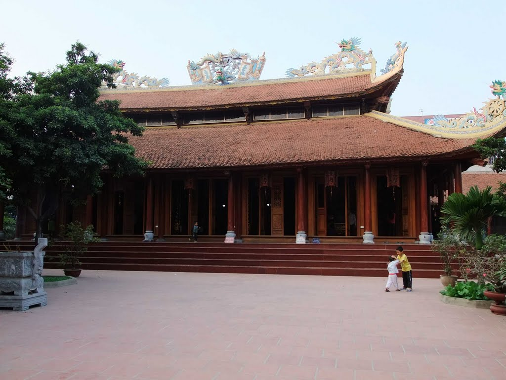 chùa có khuôn viên rộng rãi
