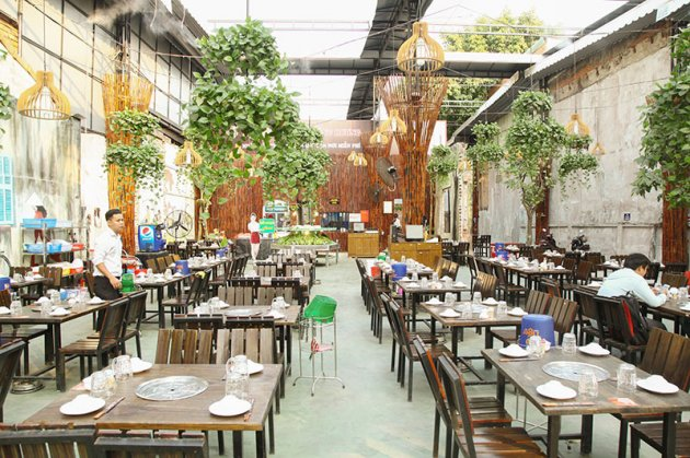 không gian ăn uống thoáng mát tại quán lẩu dê Đồng Hương