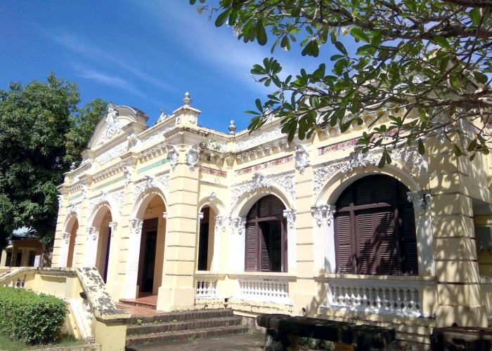 Nhà bảo tàng Kiên Giang là sự kết hợp độc đáo giữa nét kiến trúc phương Đông và phương Tây