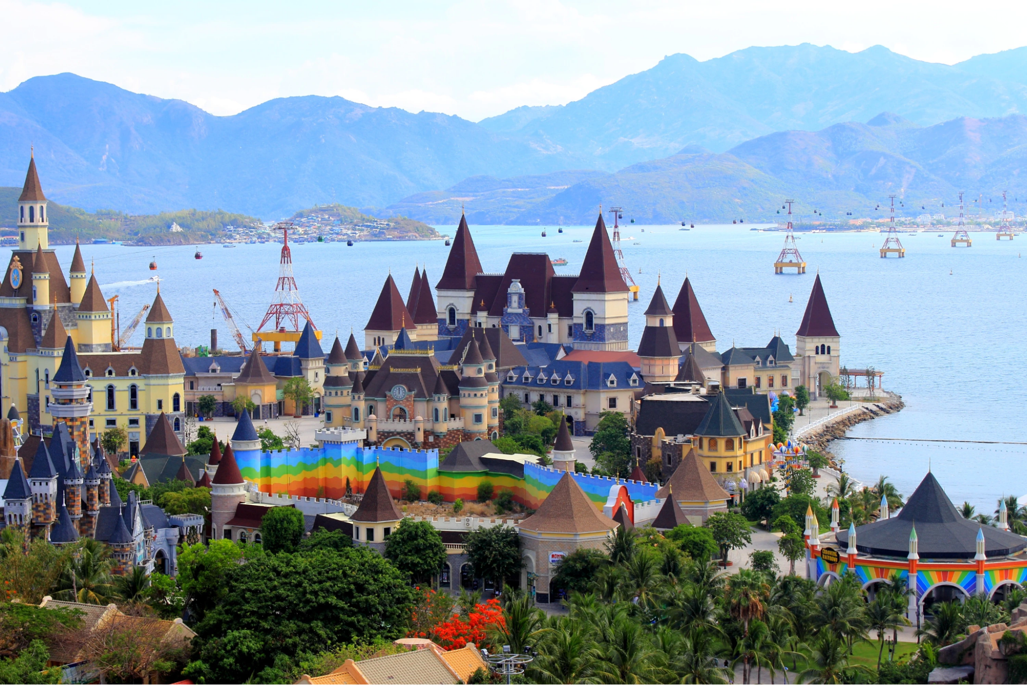Thành phố biển Nha Trang là địa điểm vui chơi tết nổi tiếng