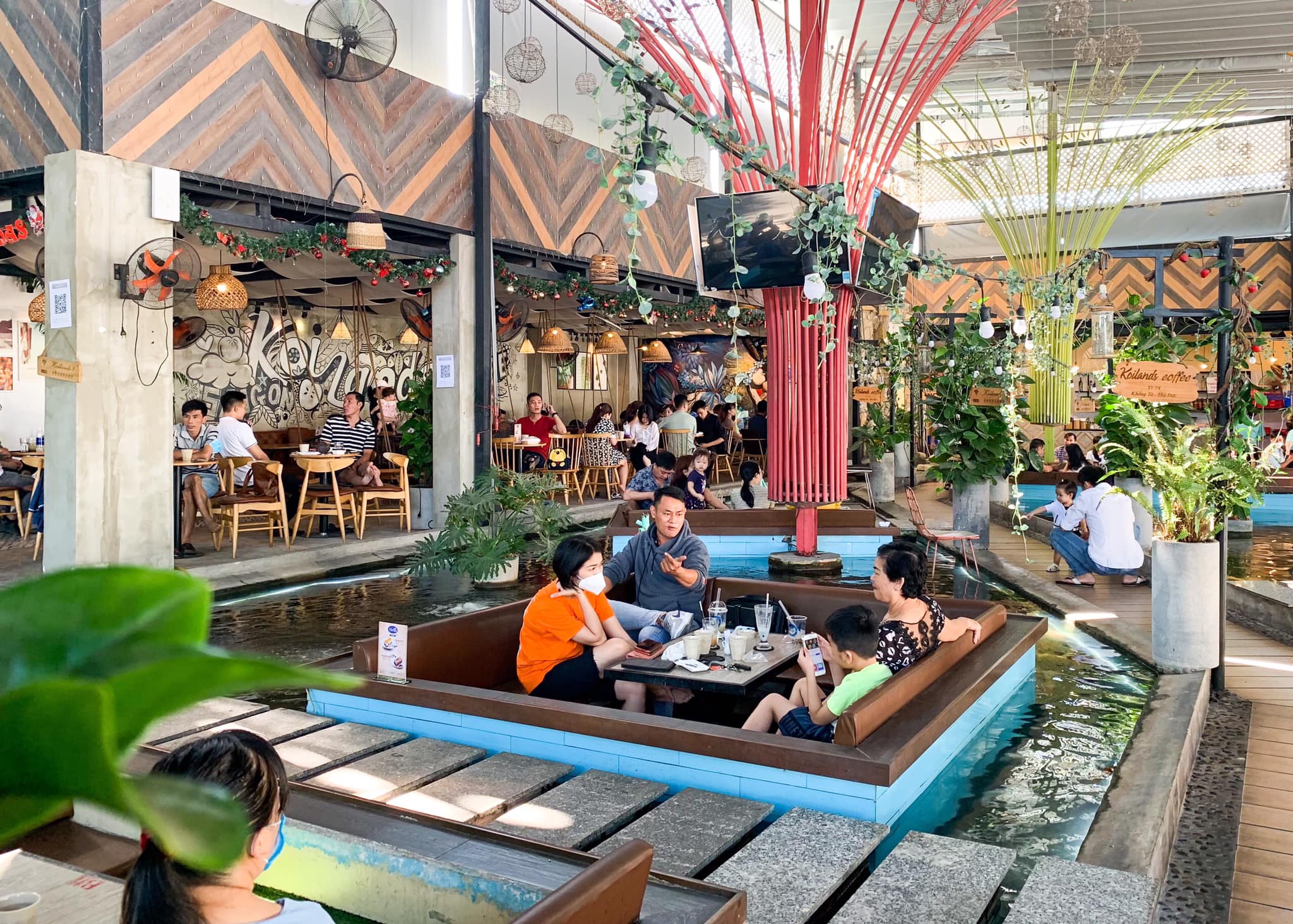 TOP 10+ quán Cafe cá Koi Ở Sài Gòn view đẹp, hot nhất | Vincom