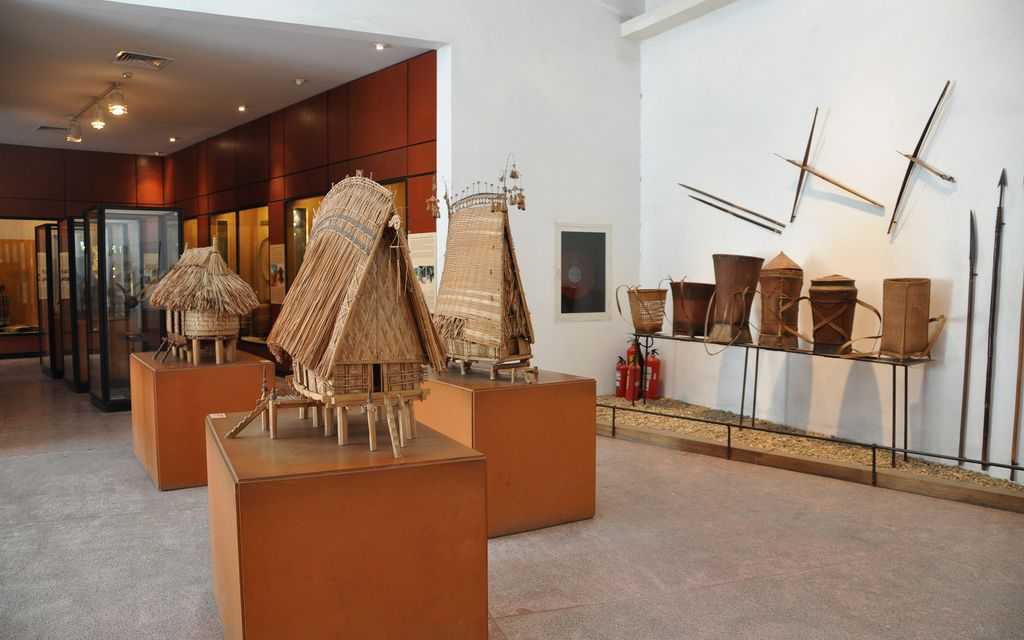 Khu vực trưng bày những đồ vật mang đậm nét văn hóa của 54 dân tộc