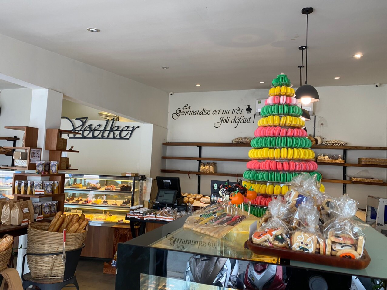 Voelker Bakery - tiệm bánh nổi tiếng quận 2