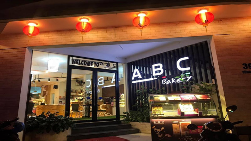 ABC Bakery là một chuỗi của hàng bánh ngọt lâu năm tại Việt Nam
