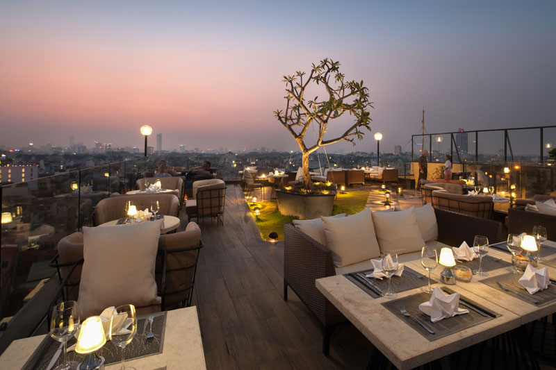 Nhà hàng rooftop skyline Hà Nội