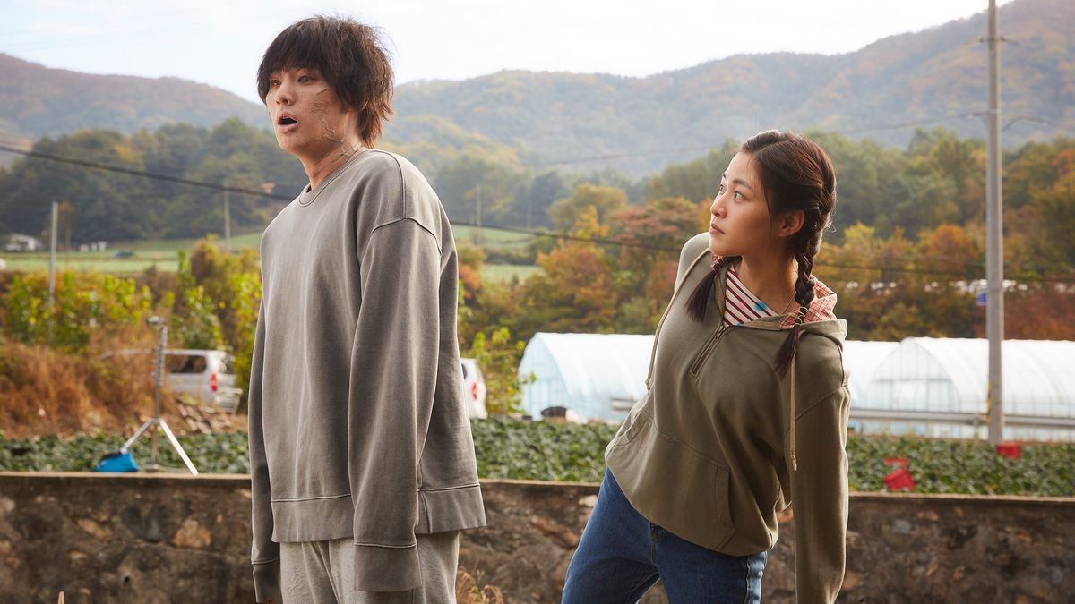 Zombie Đại Hạ Giá cực hài đến từ phim Hàn Quốc