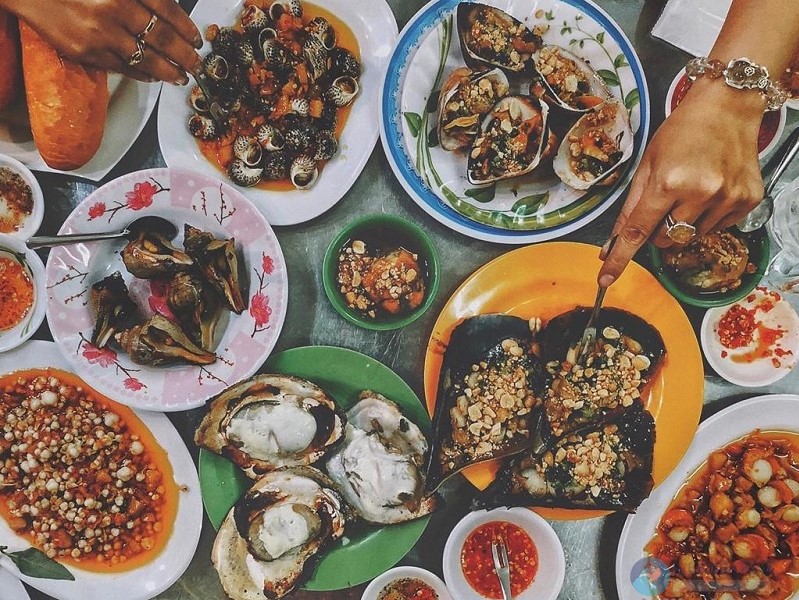 Ăn gì ở Sài Gòn? Lưu ngay list 15+ món ăn ngon, rẻ, nổi tiếng, gần nhất ai cũng từng thử