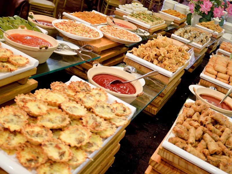 Buffet hải sản tại Lê Trọng Tấn Tân Phú có đảm bảo chất lượng và an toàn vệ sinh thực phẩm không?
