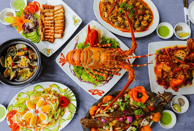 Quán hải sản nào ở Hà Nội nổi tiếng với món ốc?
