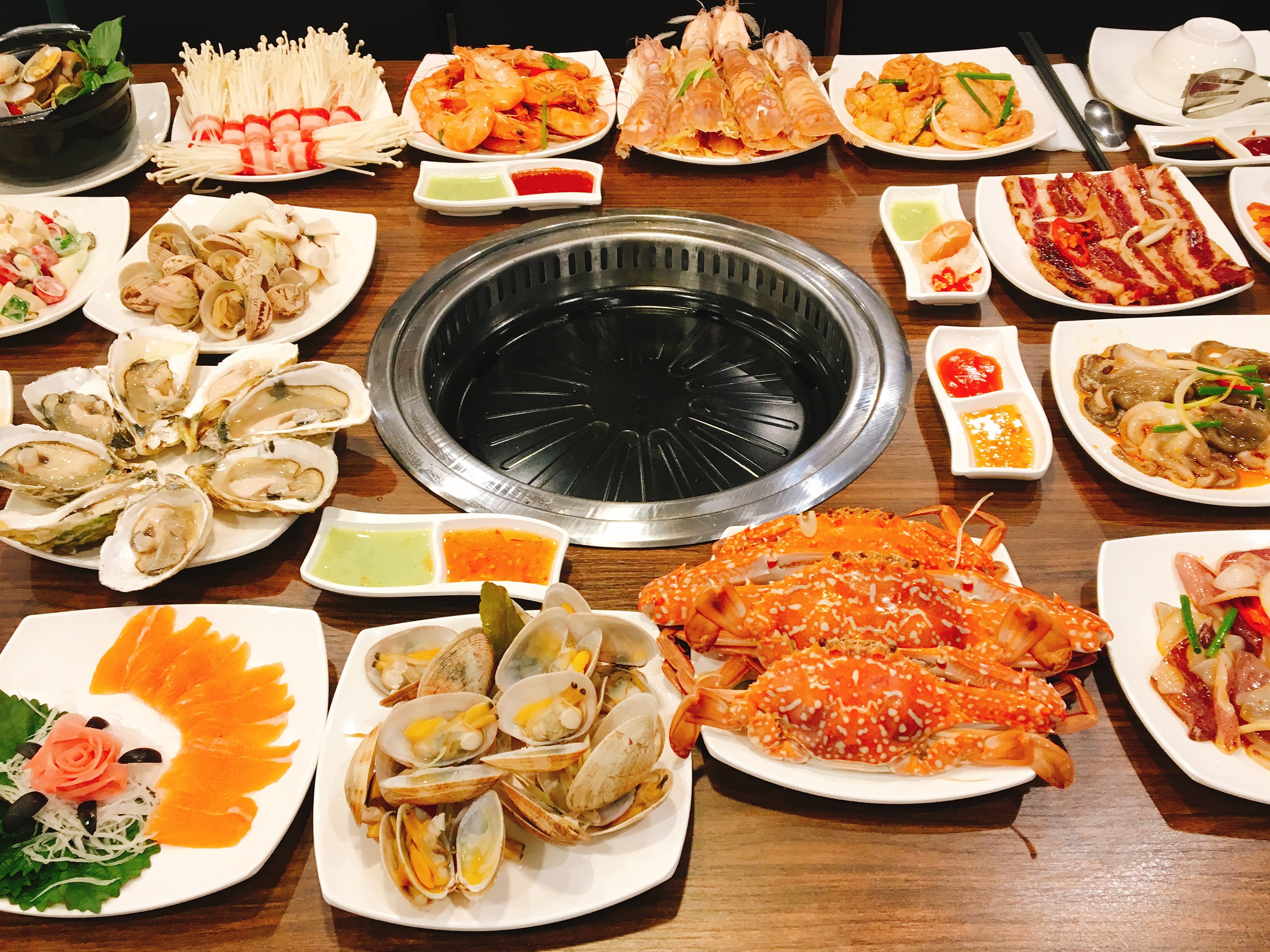 Nhà hàng Rạn Biển tại Sài Gòn có món hải sản đặc trưng nào?
