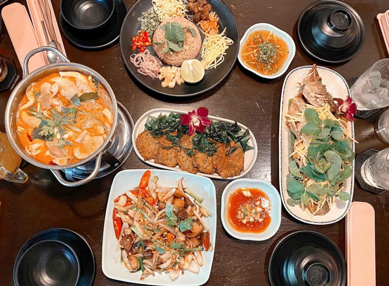 Localthai Restaurant - Hội tụ những món Thái ngon và món lẩu cá hấp dẫn 