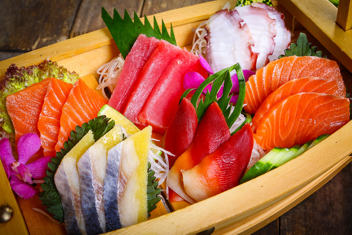 Sashimi tươi ngon là món Nhật mà ai cũng yêu thích
