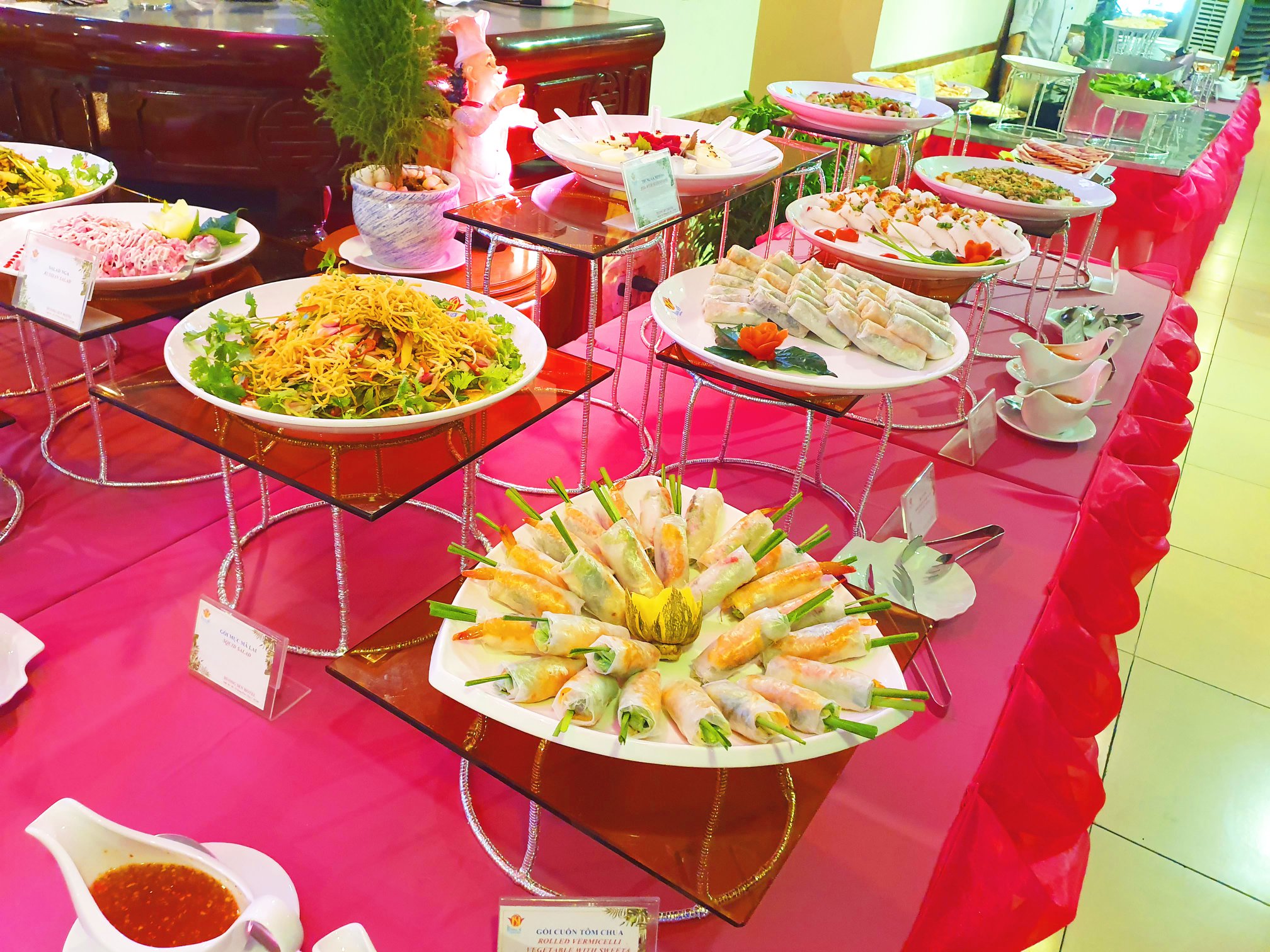 buffet khách sạn Hương Sen