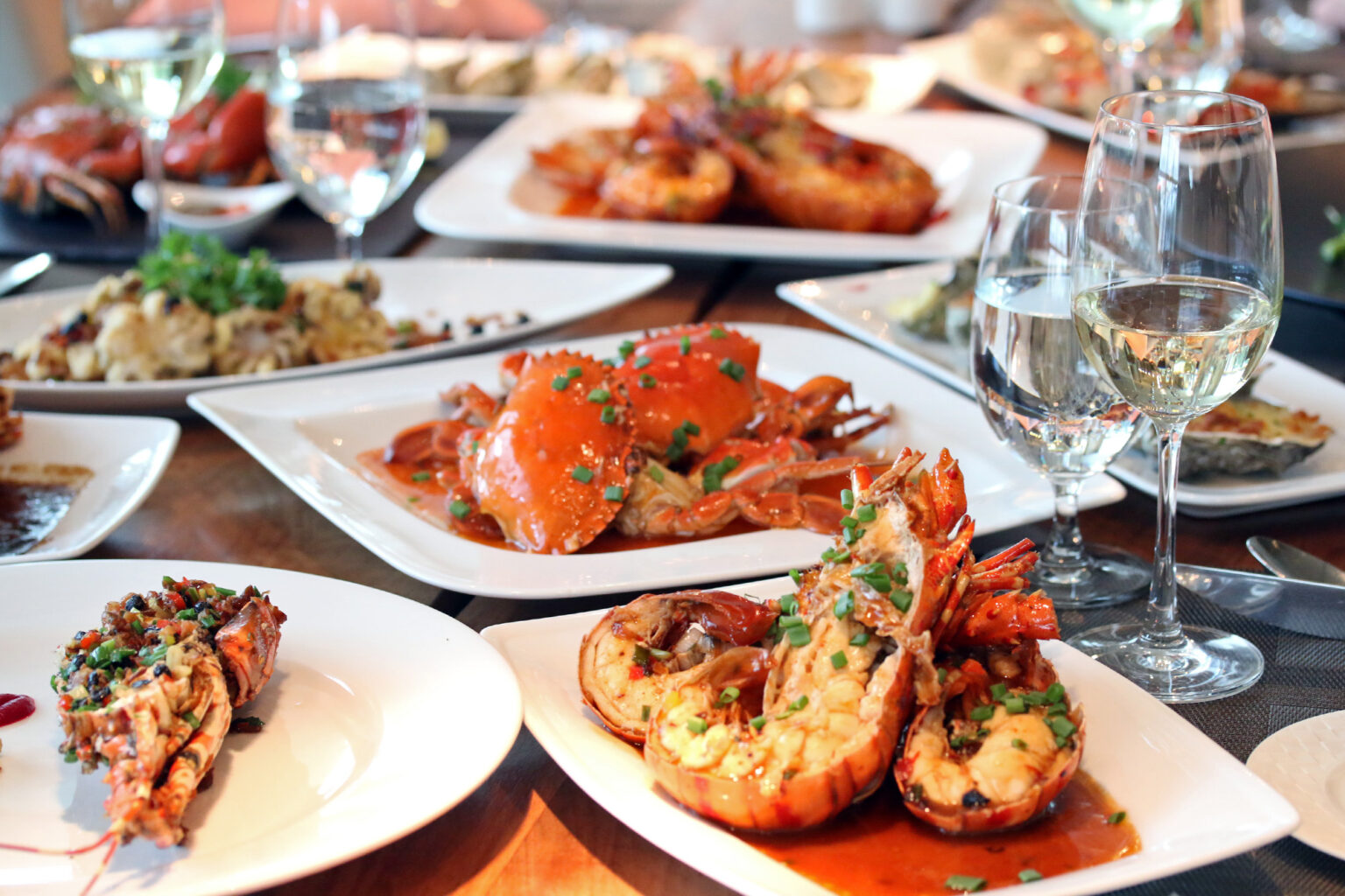 La Brasserie Restaurant - Nhà hàng chuyên phục vụ các món hải sản tươi sống