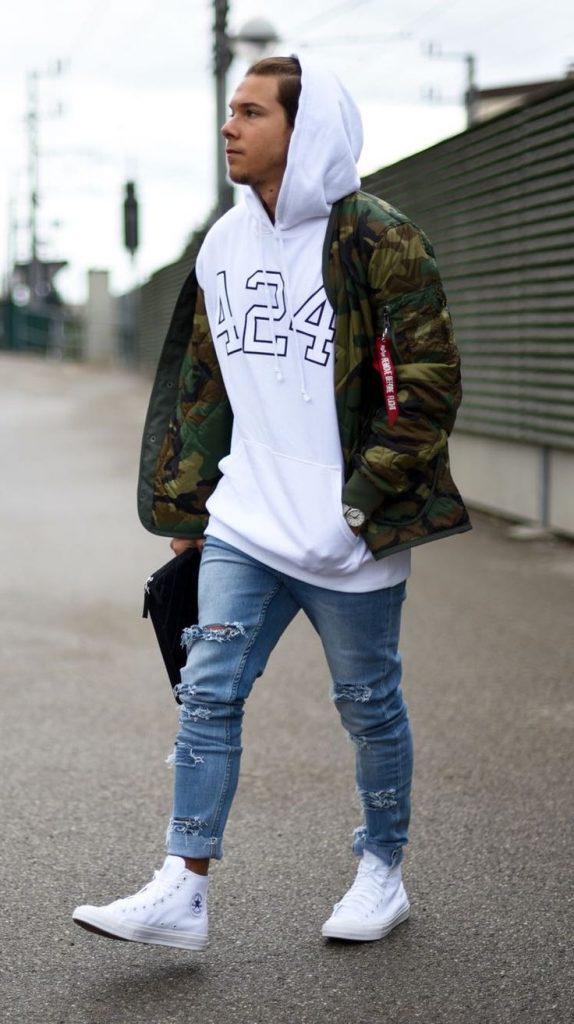 Streetstyle với quần jeans, hoodie và áo khoác bomber 