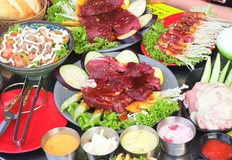 quán bò chị Ba nổi tiếng với các món bò nướng sốt đa dạng
