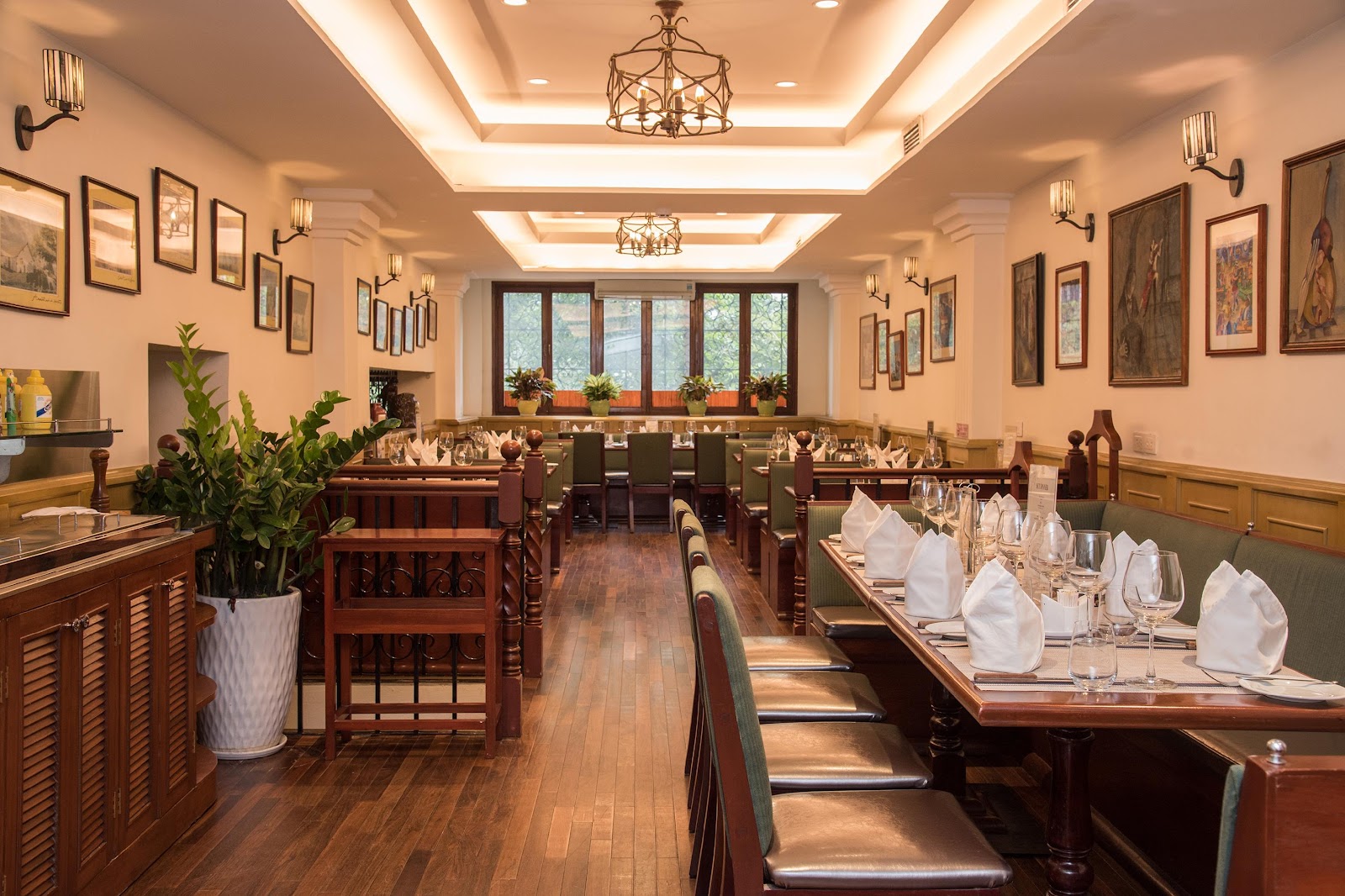 Nhà hàng Amigo Grill Restaurant mang phong cách cổ điển