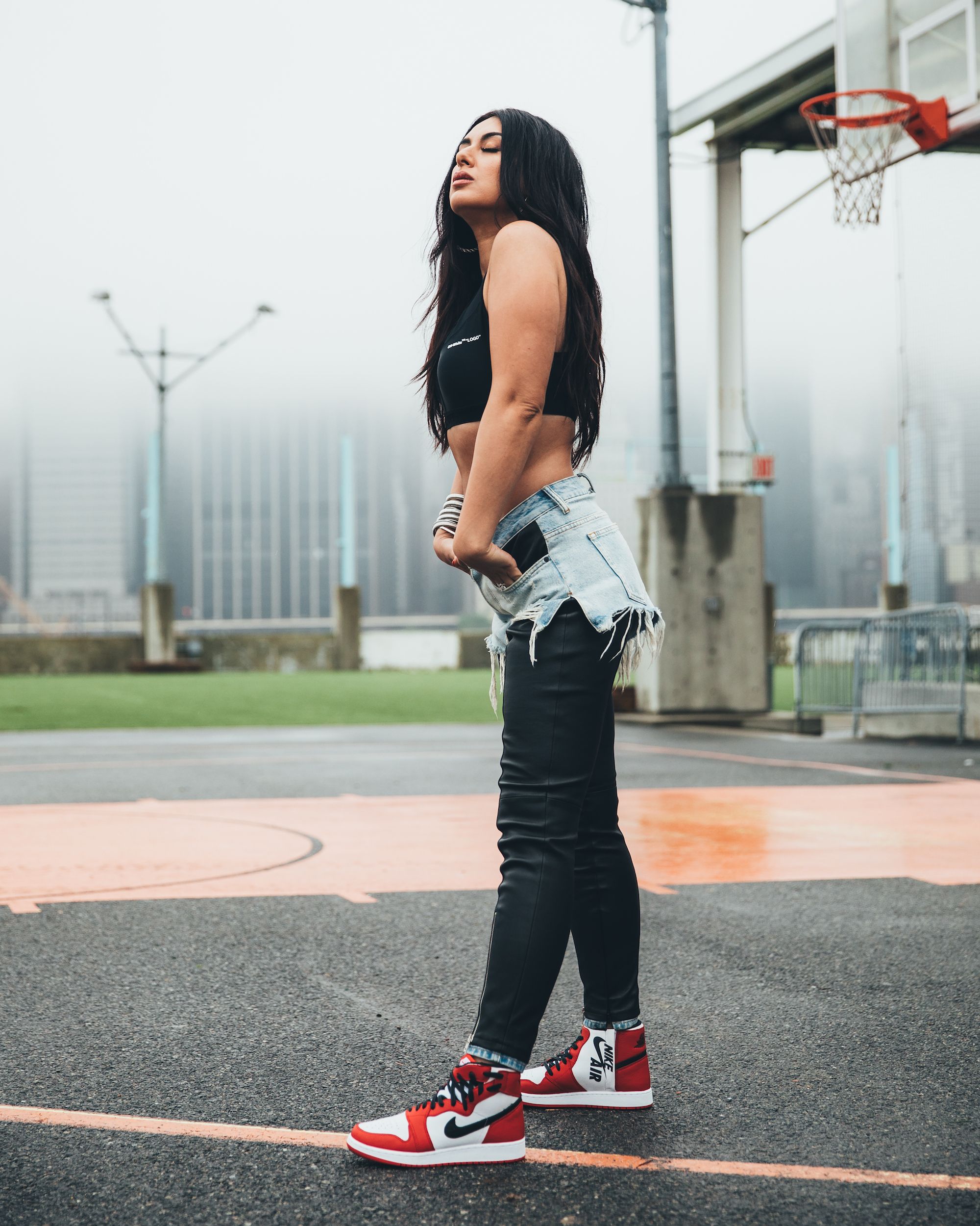 Phối giày Nike Jordan Dam cùng với quần legging