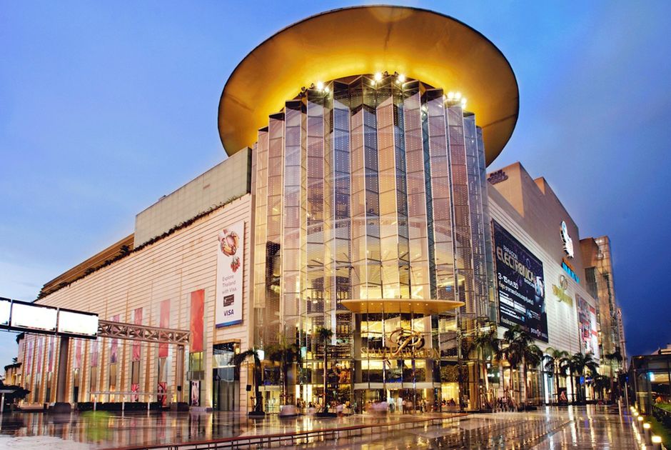 bên ngoài TTTM Siam Paragon